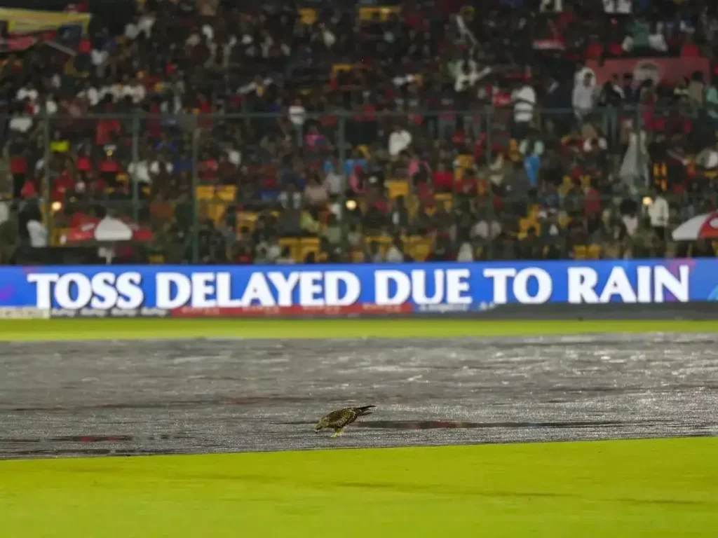 rcb v/s kkr match postponed due to rain